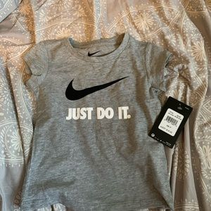 Nike 3t girls tee
